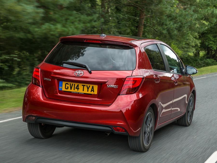  Toyota Yaris 5-Door 2014 года  (UK) (фото 10 из 38)